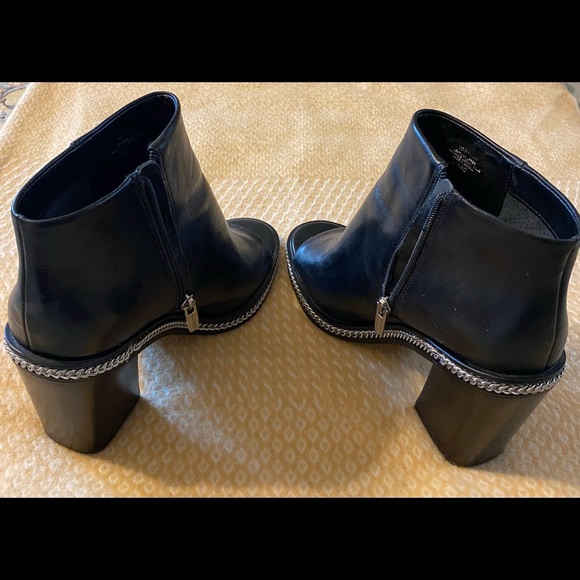 Vincent Camuto Shoes - Womens Vince Camuto Open Toe Black Boots